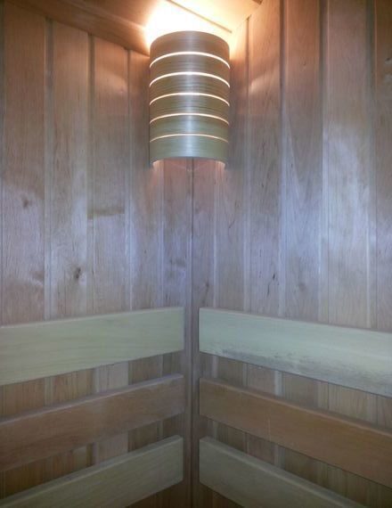 Светильник RAITA в углу