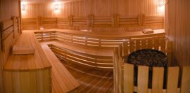 Чем лучше обшить баню изнутри